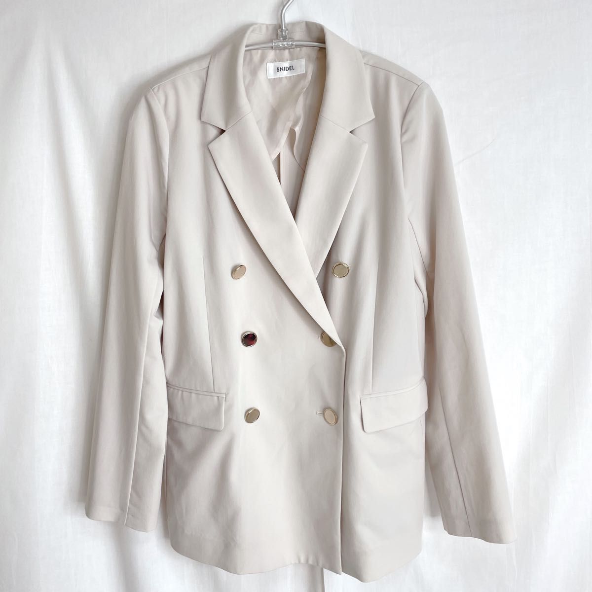 美品 Snidel sustainable ダブルジャケット アイボリー 金ボタン 美品 Snidel sustainable ダブルジャケット アイボリー 金ボタン