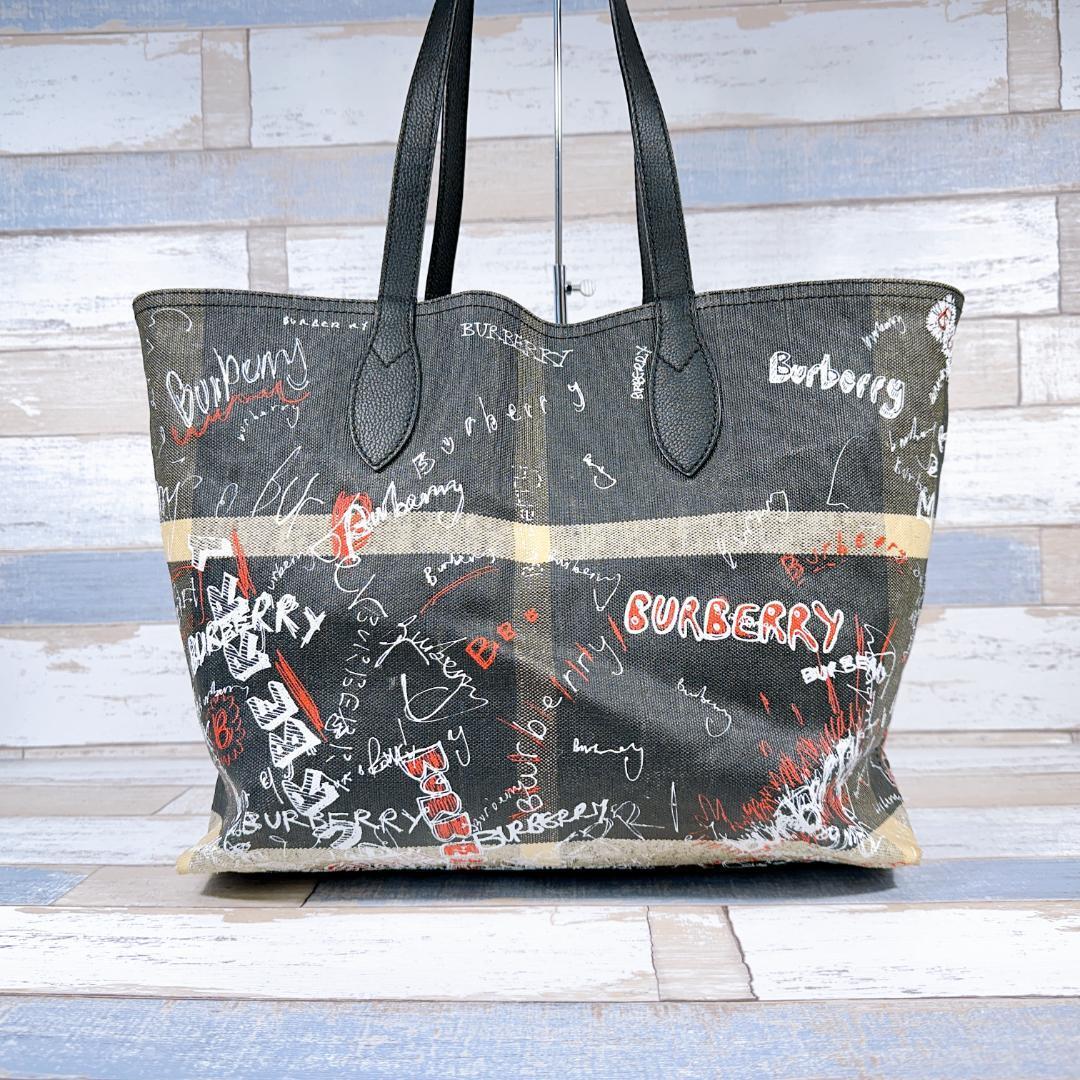 BURBERRY バーバリー ドゥードル リバーシブルトートバッグ BURBERRY バーバリー ドゥードル リバーシブルトートバッグ