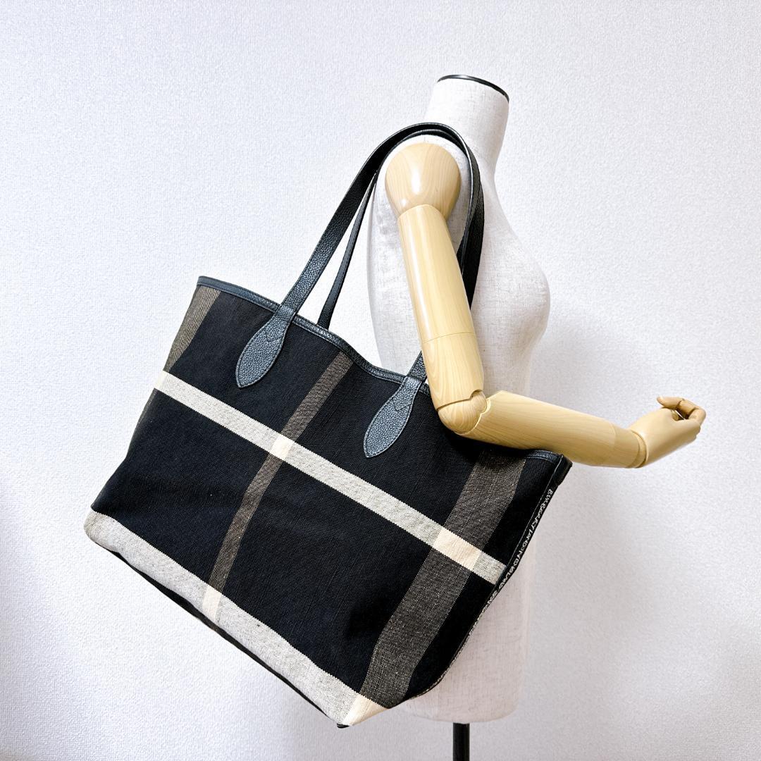 BURBERRY バーバリー ドゥードル リバーシブルトートバッグ BURBERRY バーバリー ドゥードル リバーシブルトートバッグ