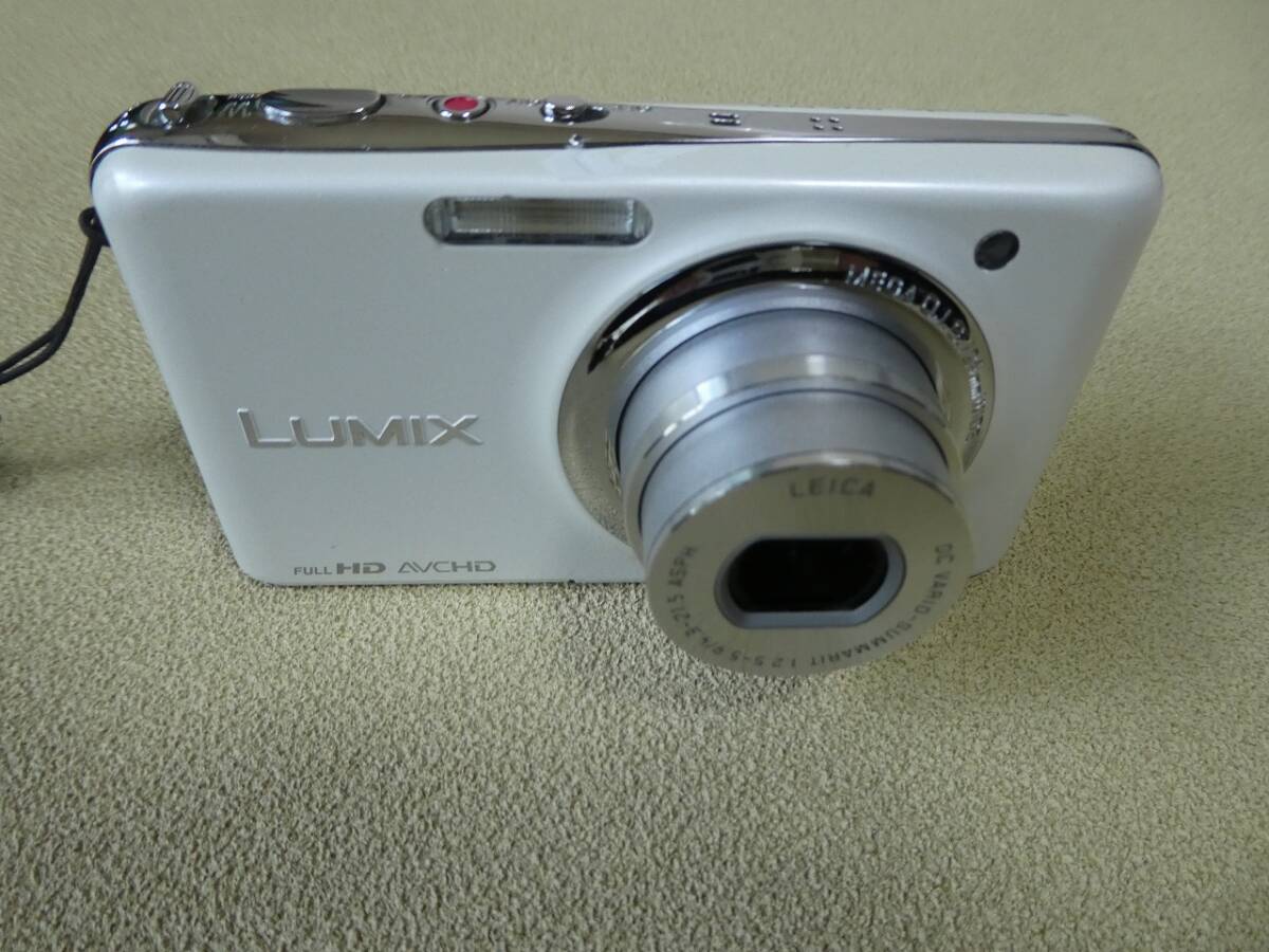 パナソニック Panasonic LUMIX DMC-FX77-W （ホワイト）バッテリー２個・充電器・ケース・SDカード付【中古品】送料無料です。_画像6