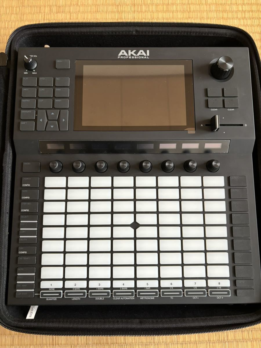 AKAI Professional Force サンプラー シーケンサー 専用ケース付属 送料無料