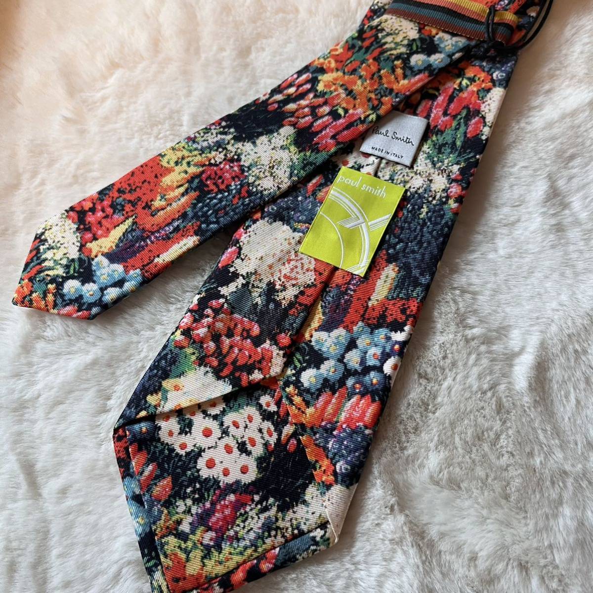 新品 ポールスミス 50周年記念 シルク ネクタイ 花柄 フローラル 新品 ポールスミス 50周年記念 シルク ネクタイ 花柄 フローラル