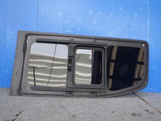 NV350 Caravan CBF-VR2E26 left / passenger's seat side sliding door glass centre sliding type 43R-00078
