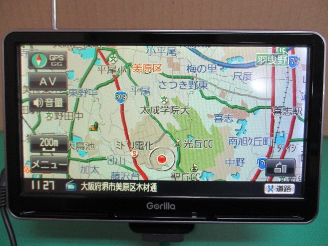 ▼【A】サンヨー ゴリラ 2010年製 MAP10.0 SSD ポータブルナビ 【 NV-SD740DT 】ワンセグ カーナビ 7.0V型ワイド液晶 Gorilla SANYO 中古品_画面に少し黄ばみがあります。