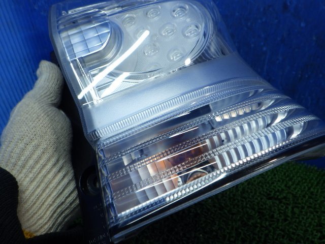 【B】点灯OK ダイハツ純正 LED クリア テール テールランプ テールライト 右/運転席側 TOKAIDENSO 20512 L375S タント カスタム 後期 L385S_画像5