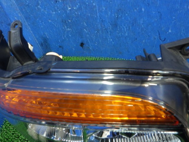 B】バラスト付 ダイハツ純正 HID キセノン ヘッドライト ヘッドランプ 右/運転席側 KOITO 100-51787 S321G アトレーワゴン 平成22年 S331G_画像9