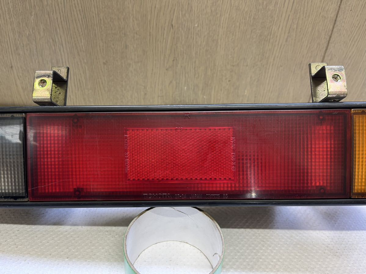  Toyota Lite Ace KM70 right tail lamp KOITO 27-24 used Town Ace KM51 that time thing tail light truck used 
