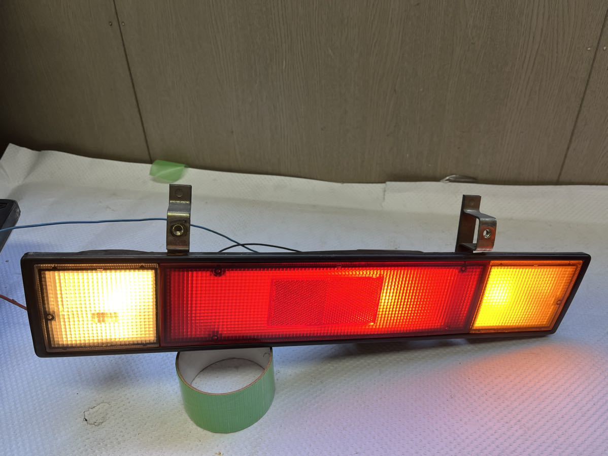  Toyota Lite Ace KM70 right tail lamp KOITO 27-24 used Town Ace KM51 that time thing tail light truck used 