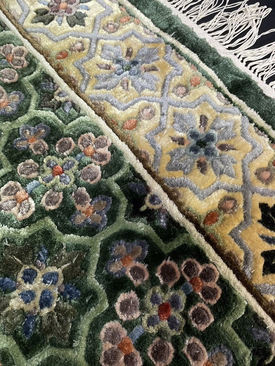 D) 手織り絨毯 シルク 最高級 パキスタン 緻密 カーペット 69.5×134cm 玄関マット ラグ キャンプ 羊毛 店舗什器 ペルシャ絨毯 マット_画像6