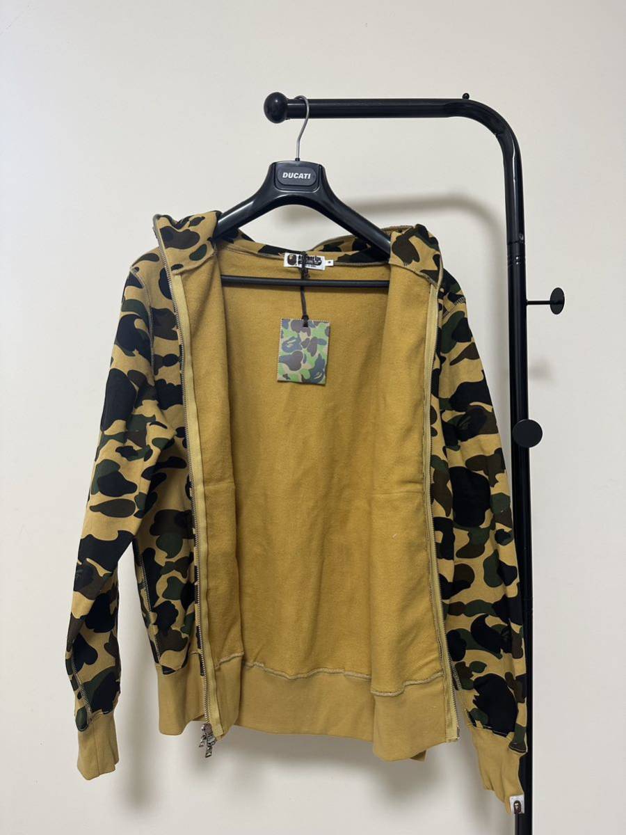 B30 A BATHING APE アベイシングエイプ スウェットシャツBAPE 迷彩SHARK M_画像7