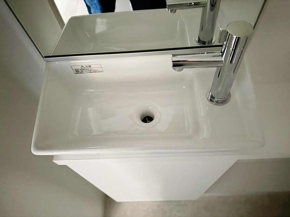 27439□LIXIL トイレカウンター W1205 手洗い器ボウル付□展示品 27439□LIXIL トイレカウンター W1205 手洗い器ボウル付□展示品