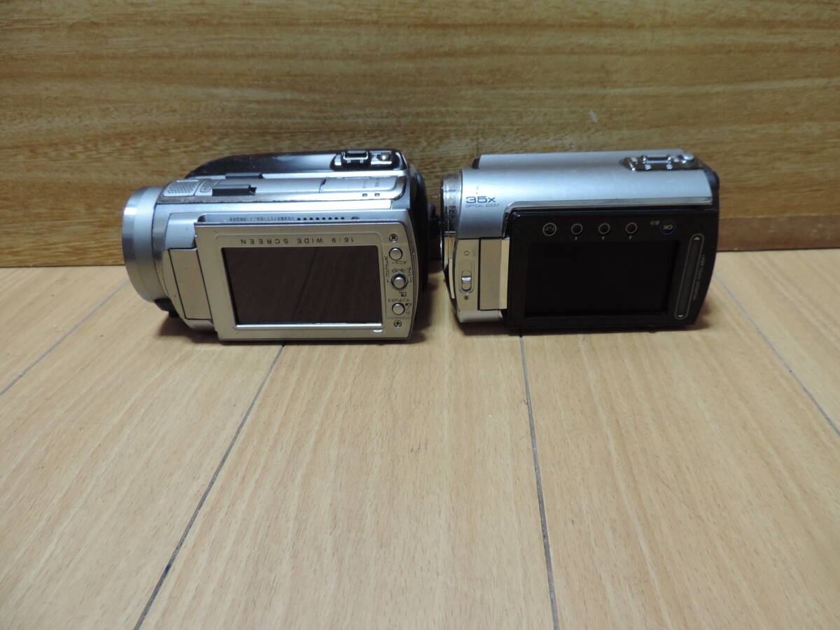 2点・ビクター ビデオカメラ・動作未確認・本体・ 充電器無し・HDD Victor Everio GZ-MG220+HD30-S_画像2