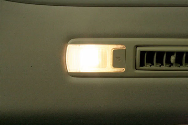 RG CSP LEDバルブ T10 3000K リラックスホワイト ルームランプ(フロント)用 ピクシストラック S500系 H30.5～ LEDヘッドランプ車_画像3