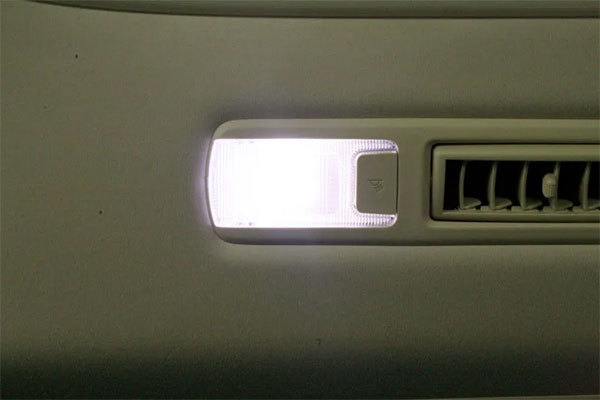 RG CSP LEDバルブ T10×31 7900K クールホワイト ルームランプ(フロント/センター)用 キャラバン E25系 H13.5～ ルームフロント1ヶタイプ車_画像3