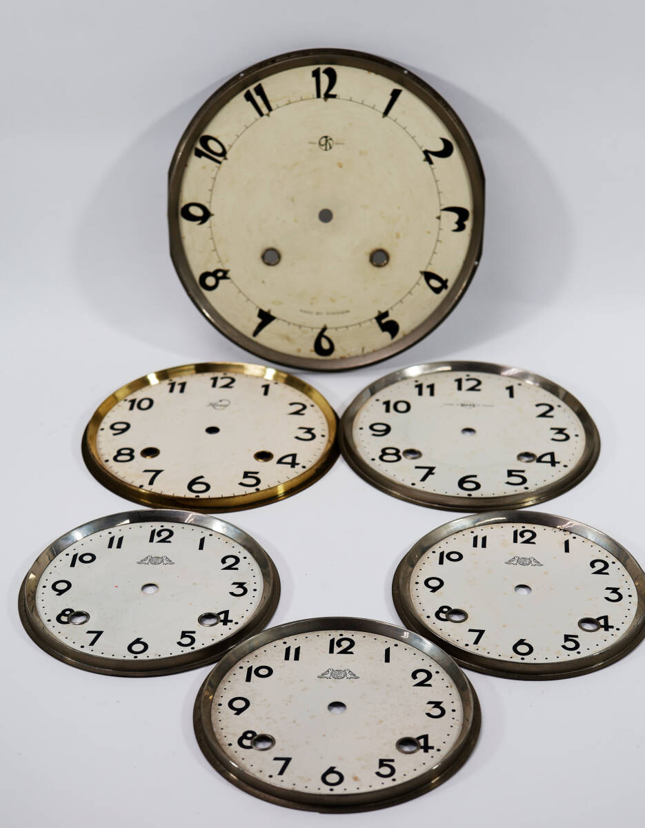 柱時計の文字盤 まとめて6枚 古い時計部品 愛工舎/TRADE MARS MARK/KOWA/地球鳩印 アンティーク ディスプレイ インテリア アート_画像1