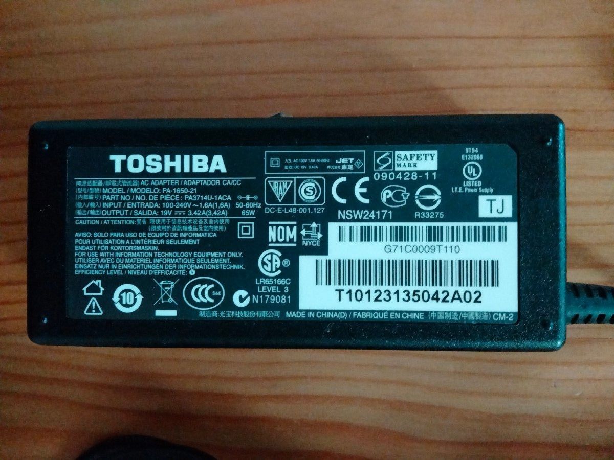 TOSHIBA 東芝 純正ACアダプタ19V PA-1650-21