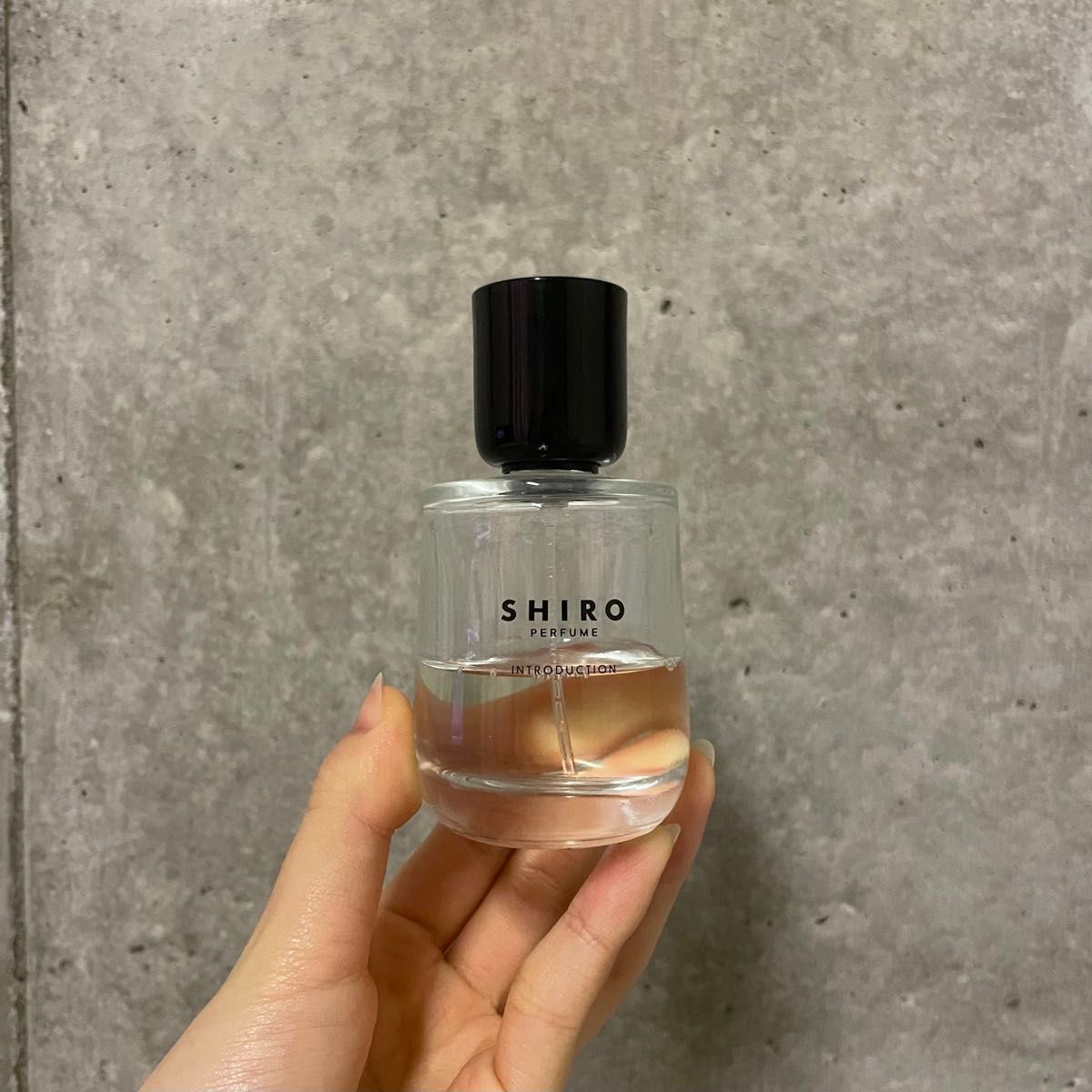 shiroの香水です。去年の冬に買って半分ほど使用しています。#SHIRO #INTRODUCTION