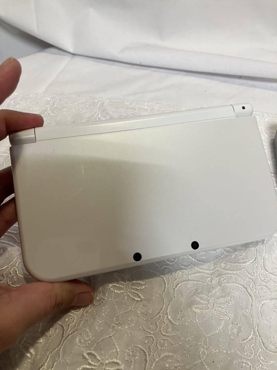 New Nintendo 3DSLL newニンテンドー ニンテンドー3DS LL 本体　ホワイト 充電器付　0207-01-1-0197-0-3-4_画像2