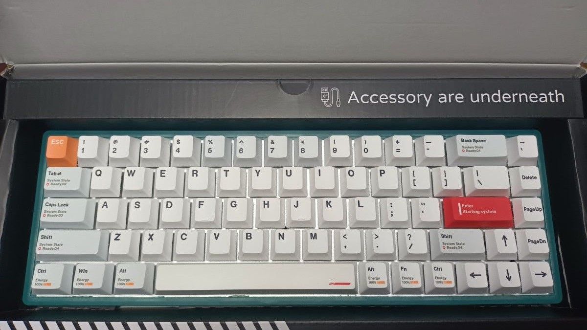 Everglide AE68 (Green case + white keycap)