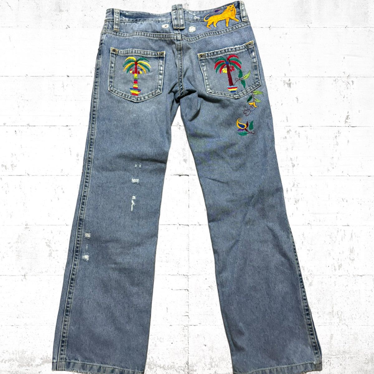 希少 DSQUARED2 刺繍 孔雀 クラッシュ ダメージ加工 デニム 希少 DSQUARED2 刺繍 孔雀 クラッシュ ダメージ加工 デニム