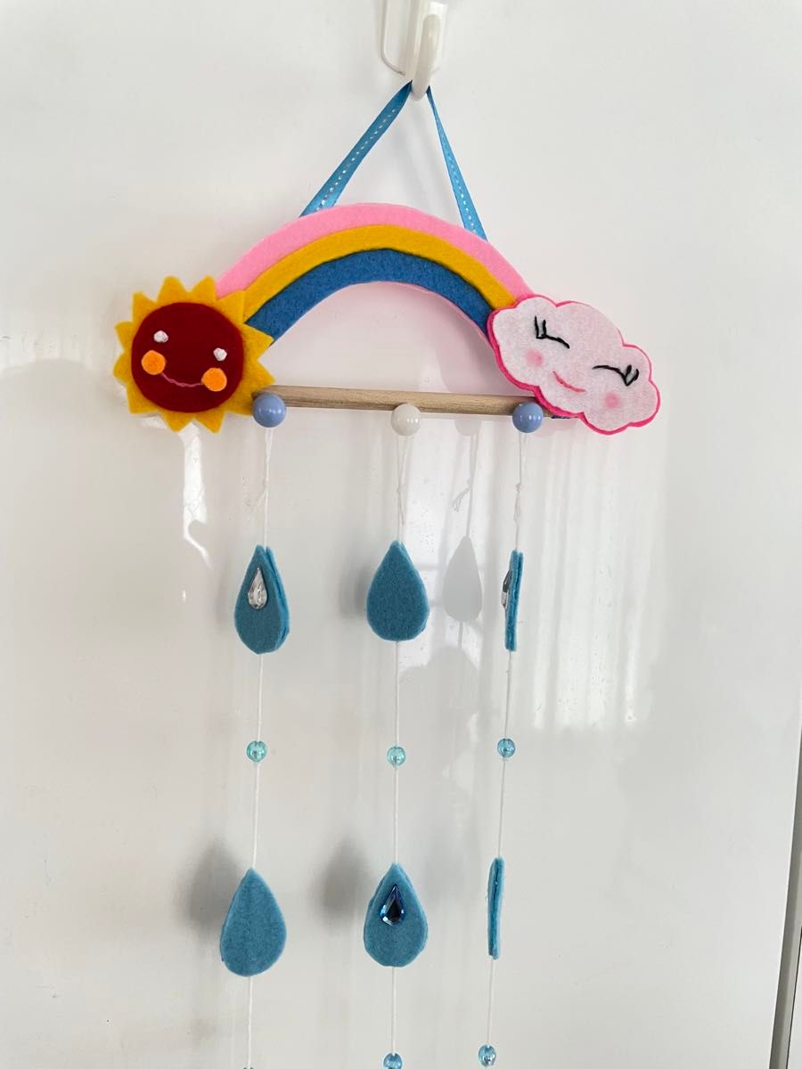 ハンドメイド☆ フェルトで作った傘の 壁掛け　吊るし飾り　梅雨①