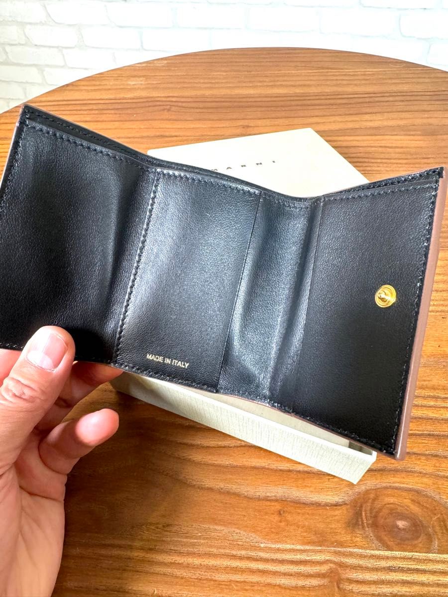 新品未使用】MARNI マルニ 三つ折りミニ財布 サフィアーノレザー