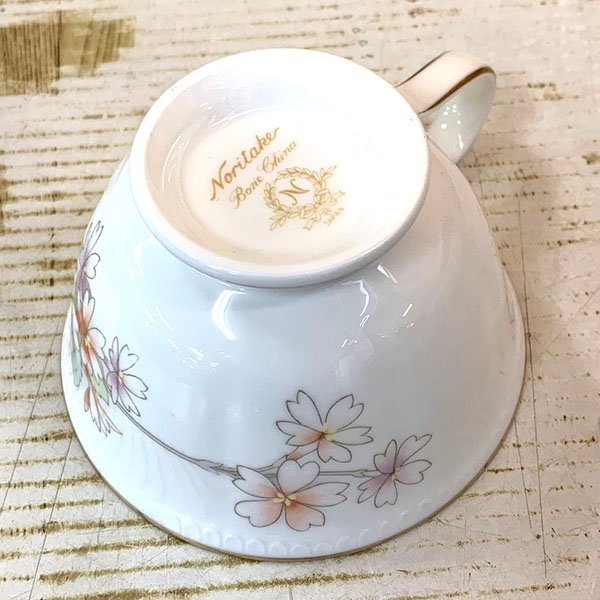 ★Noritake★Bone China ノリタケ カップ＆ソーサー 6客セット 金彩 花柄 妖精 インテリア 食器 中古品 Mの画像8