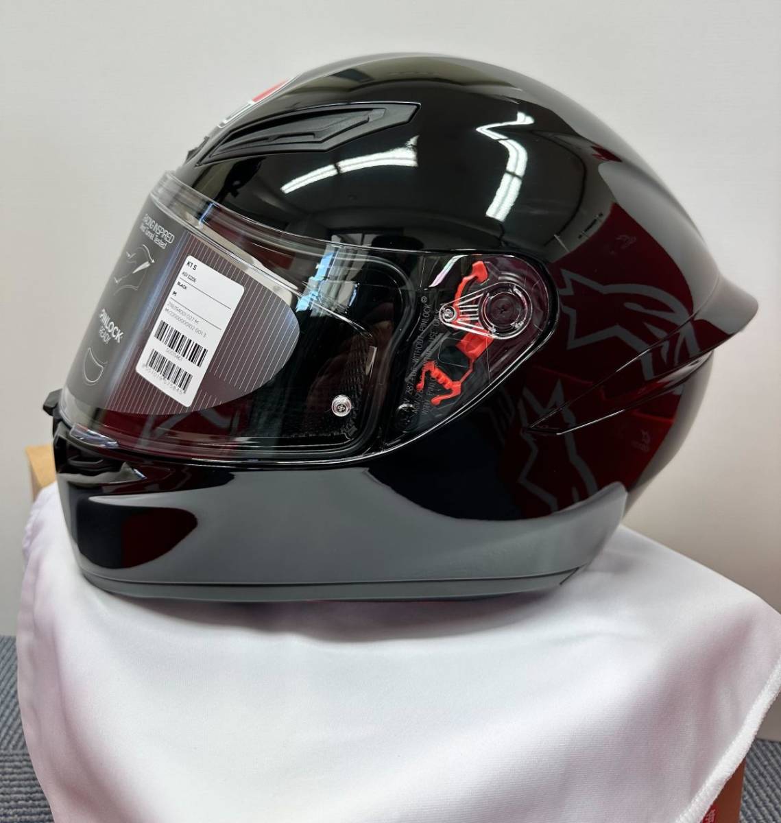 新品 AGV K1S フルフェイスヘルメット カラー：艶ありブラック 欧米仕様 サイズ M 送料込 22,000円 AGHK1SBKMの画像3
