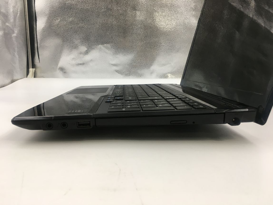 FUJITSU/ノート/HDD 750GB/第4世代Core i3/メモリ4GB/WEBカメラ有/OS無-240203000778757_側面（右）M