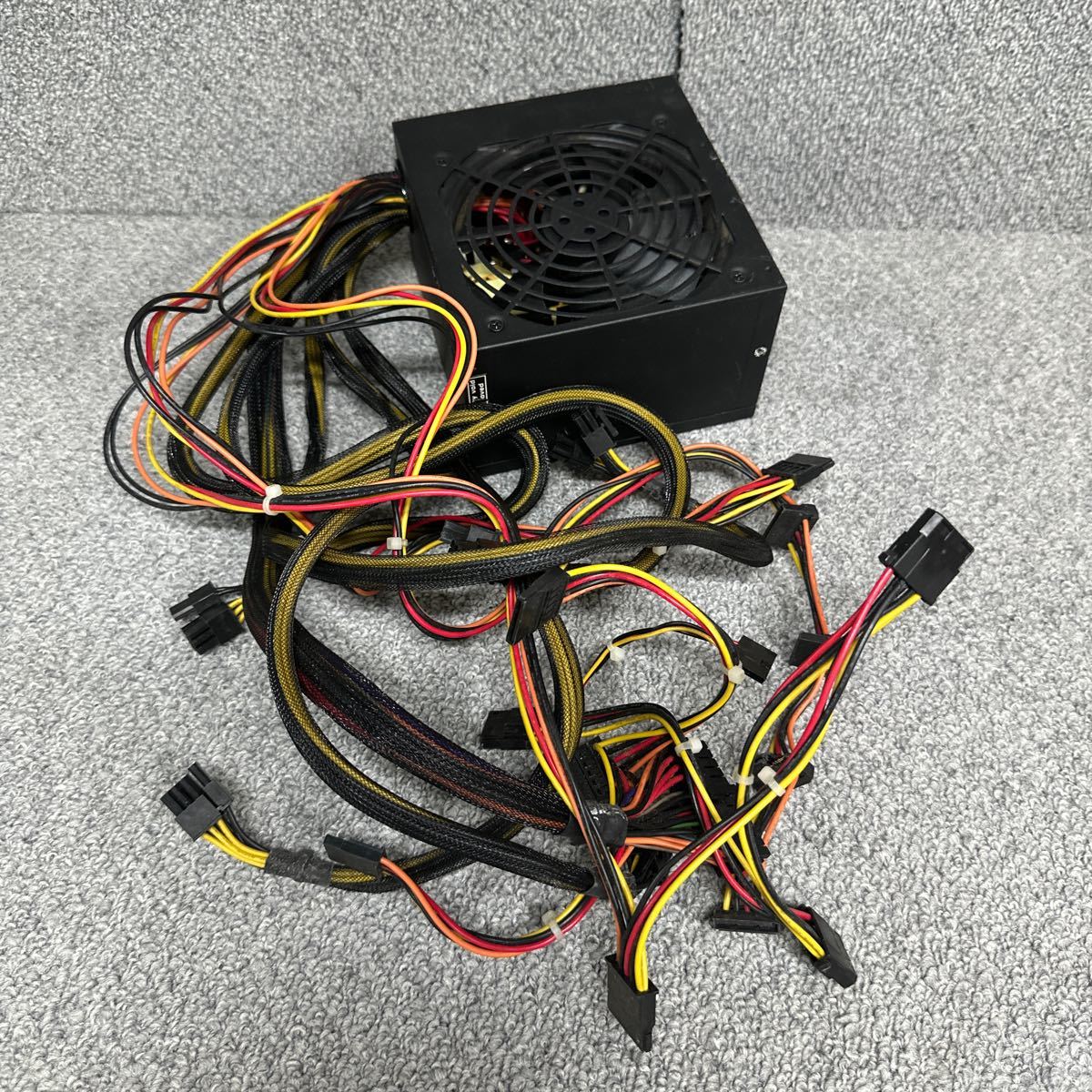 DB2-68 激安 PC 電源BOX FSP RAIDER RA750 750W 電源ユニット 電源テスターにて電圧確認済み　中古品_画像4