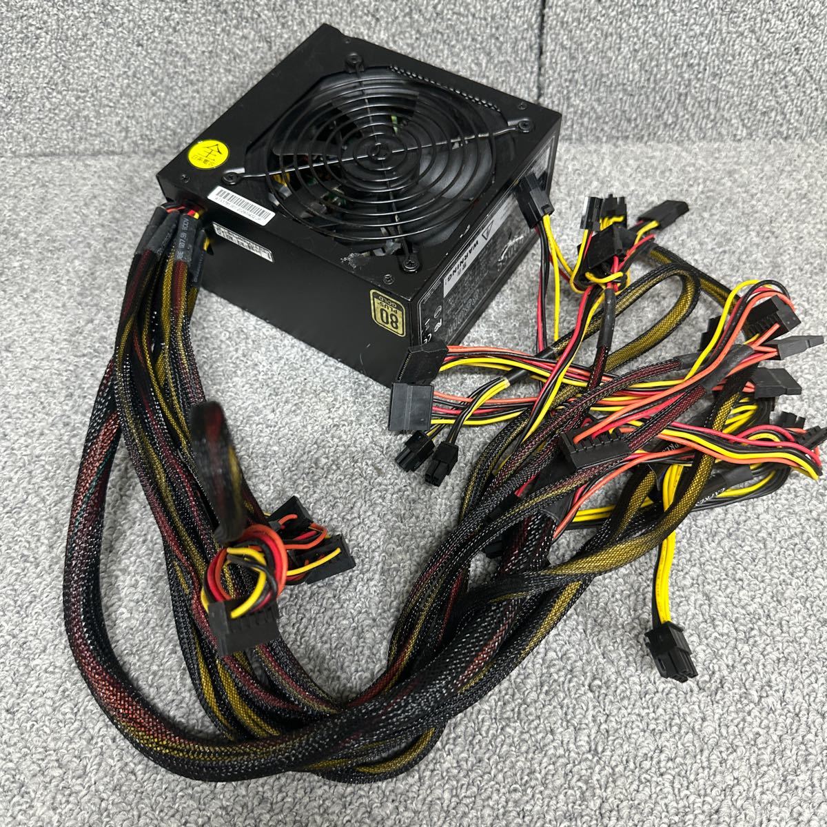 DB2-75 激安 PC 電源BOX Enhance ATX-3785GA 850W 80PLUS GOLD 電源ユニット 電源テスターにて電圧確認済み　中古品_画像4