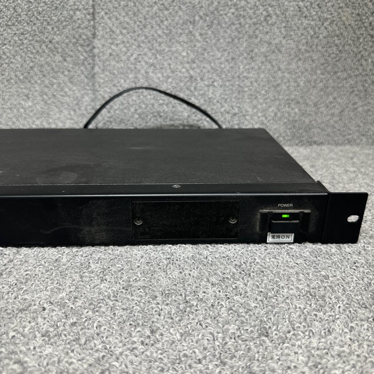 PCN98-1317 激安 UNI-PEX DWD-8240 ワイヤレスアンテナ混合分配器 通電のみ確認済み ジャンクの画像2