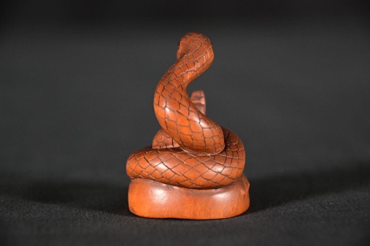 【古美術】蛇 根付 Netsuke 精密 彫刻 超絶技巧 彫塑 提げもの 提物 形彫 へび ヘビ とぐろ_画像3