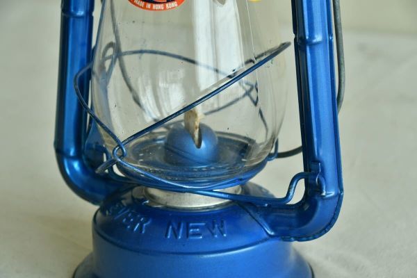 【新品】DEITZ オイルランプ 灯油ランタン ヴィンテージ ランプ デイツ 青 ハリケーンランタン ハリケーンランプ_画像3