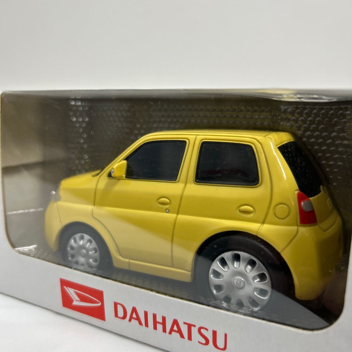 非売品 DAIHATSU ディーラー特注 ESSE サンシャインイエロー ダイハツ エッセ カラーサンプル プルバックカー ミニカー_画像7