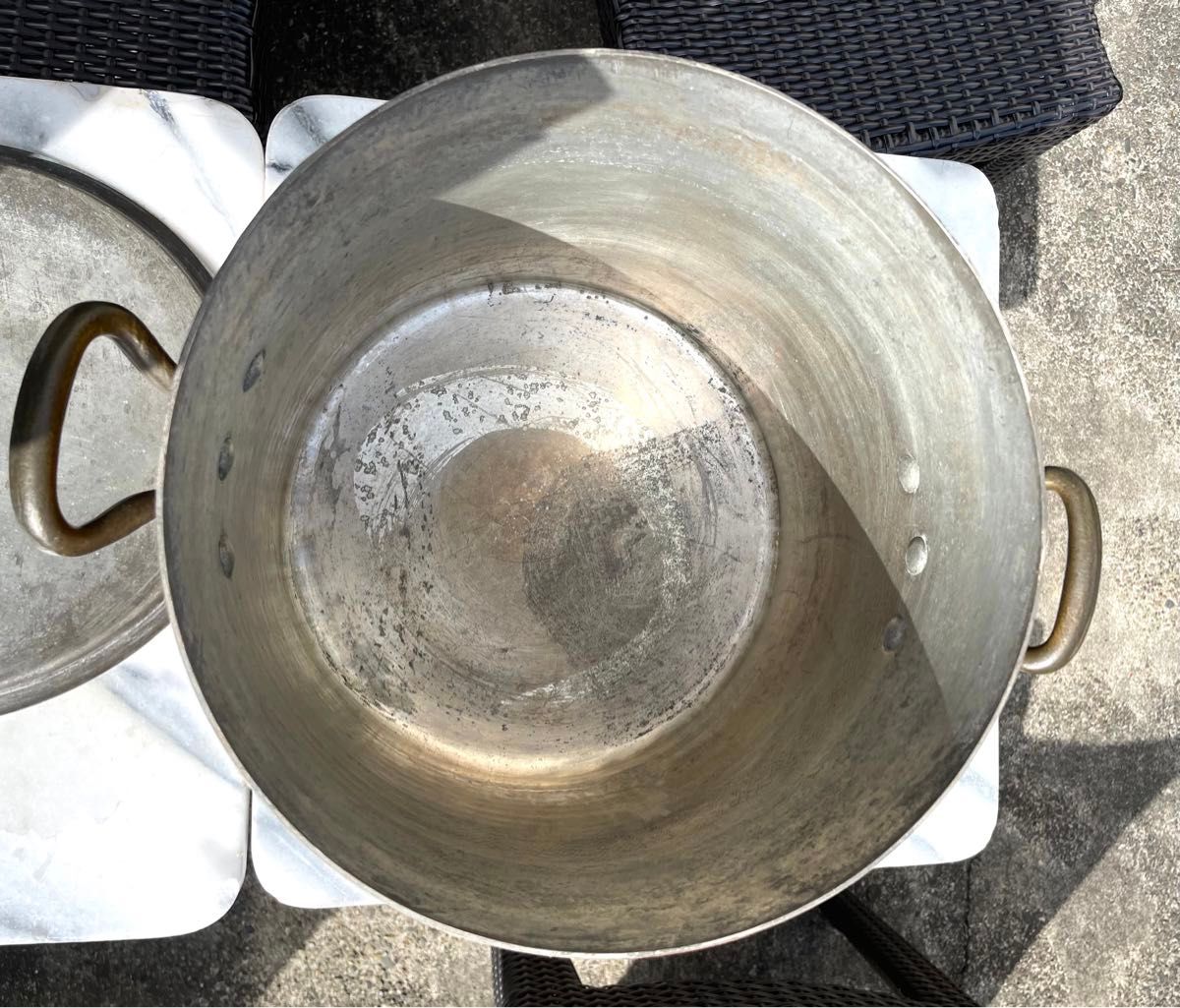 銅の大型寸胴鍋　フランス製　ヴィンテージ　手打ち槌目28cm業務用 蓋付