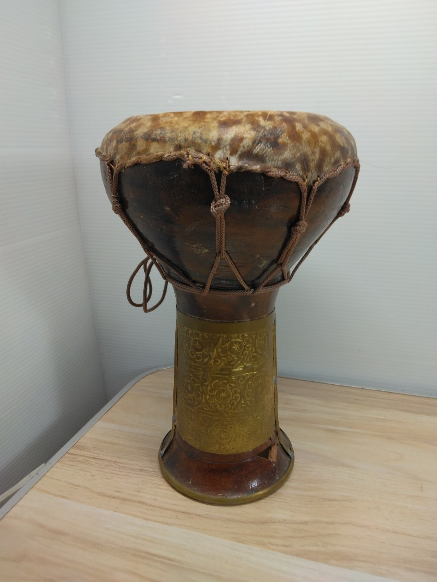 当時物 太鼓 ジャンク 割れ有り ダルボカ ダラブッカ タリジャ モロッコ 打楽器 民族楽器 飾り物 置物 インテリア の画像4