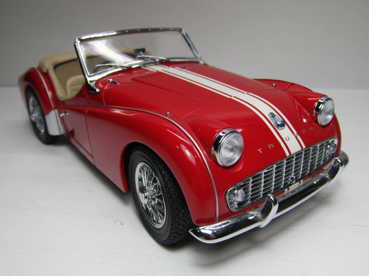 TRIUMPH TR3A 1/18 トライアンフ 1955-1957 英国名車 RED WH TRIUMPH TR3A 1/18 トライアンフ 1955-1957 英国名車 RED WH