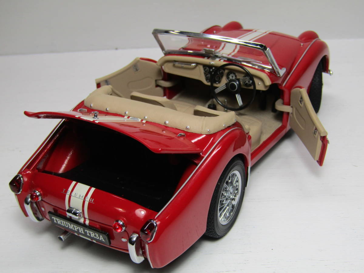 TRIUMPH TR3A 1/18 トライアンフ 1955-1957 英国名車 RED WH TRIUMPH TR3A 1/18 トライアンフ 1955-1957 英国名車 RED WH