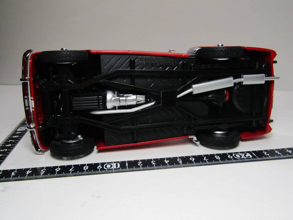 TRIUMPH TR3A 1/18 トライアンフ 1955-1957 英国名車 RED WH TRIUMPH TR3A 1/18 トライアンフ 1955-1957 英国名車 RED WH