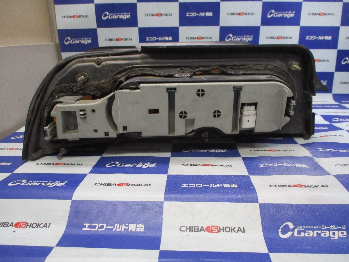 *T スカイライン　４ドア　セダン　R32　ルームミラー　日産　純正　中古　テールライト　左右　_画像4