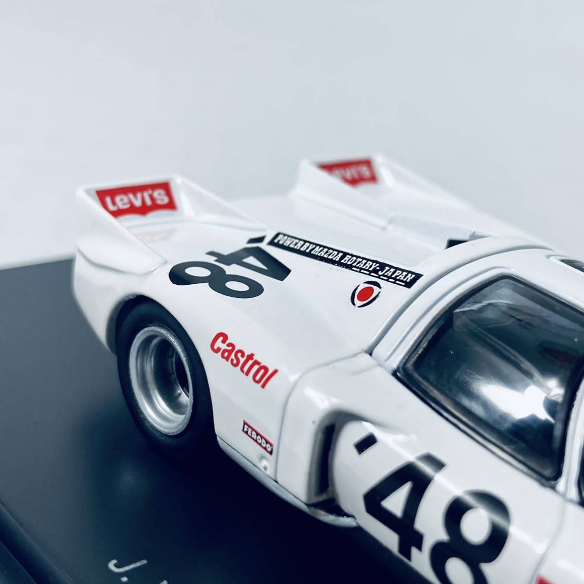 外箱無し spark スパーク 1/43 1970年型 シェブロン B16 マツダ リーバイス・レーシング アシェット ル・マンコレクション_画像5