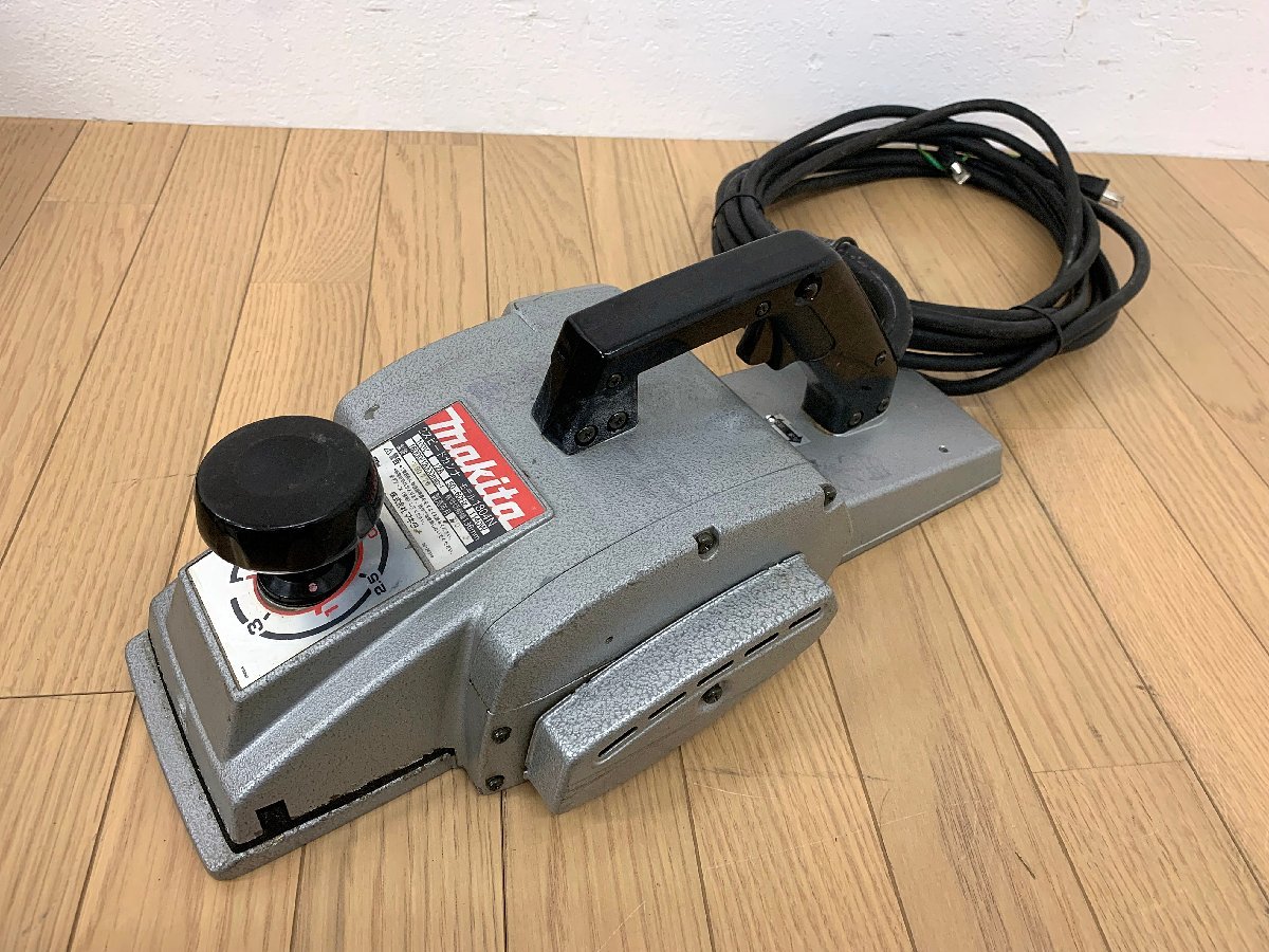 ★中古★マキタ makita 2スピードカンナ 1804N 本体 ケース・付属品付き 切削幅136mm 16000min-1 100V 50/60Hz 電動かんな 電動工具)倉b_画像2