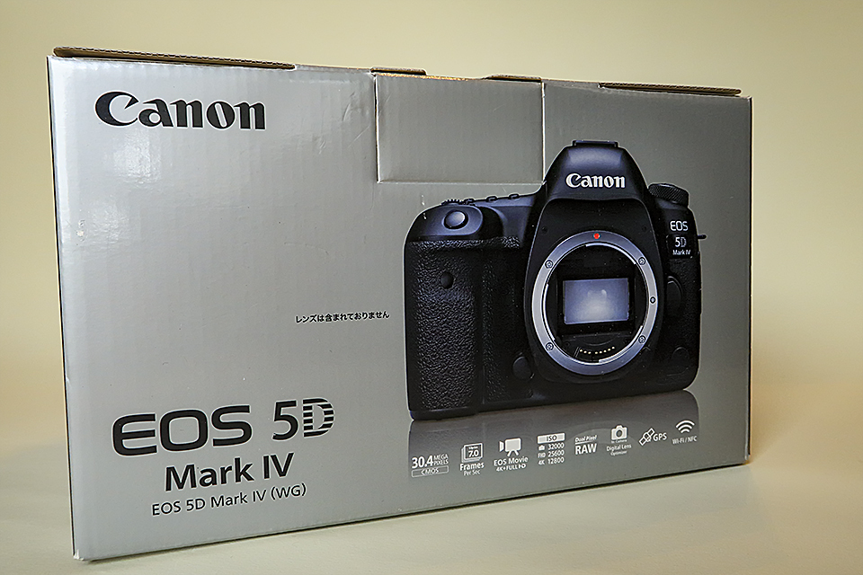 ★★　CANON　キヤノン　EOS 5D markⅣ　美品　ショット数4000以下　オマケ付き　★★_画像2