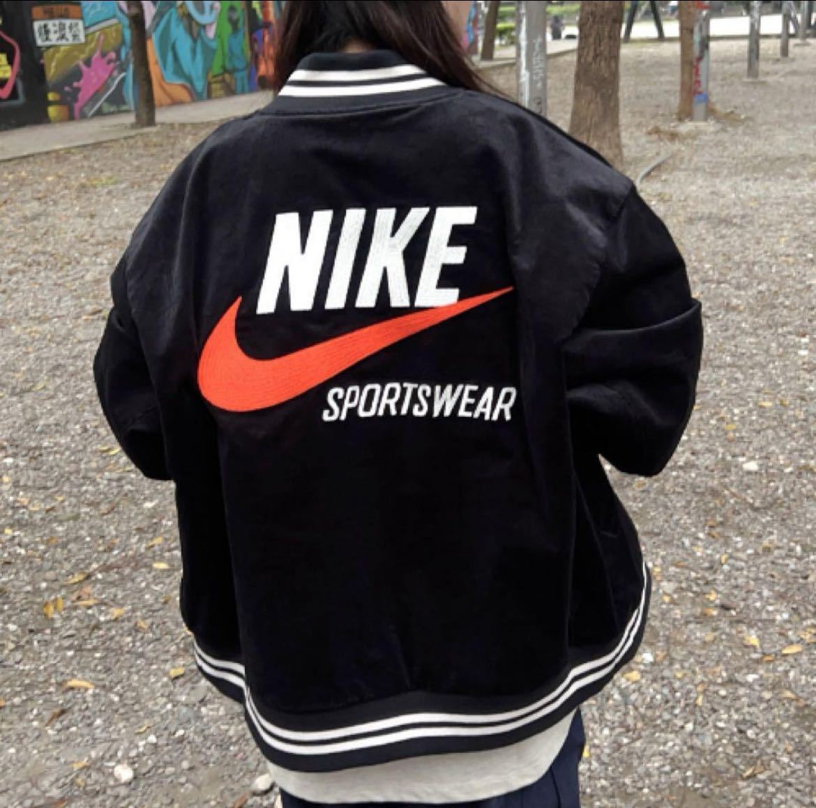 M 新品 NIKE ナイキ ボンバージャケット トレンド スタジャン 黒 M 新品 NIKE ナイキ ボンバージャケット トレンド スタジャン 黒