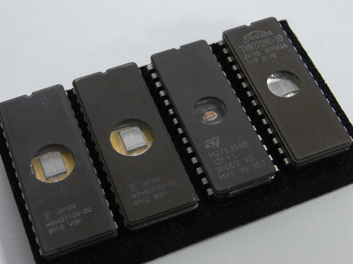 ★ FUJITSU. Texas. STマイクロ. TOSHIBA. EPROM. 27C256. 27128.８個セット. 美品 (消去確認済み) A-251★_画像1