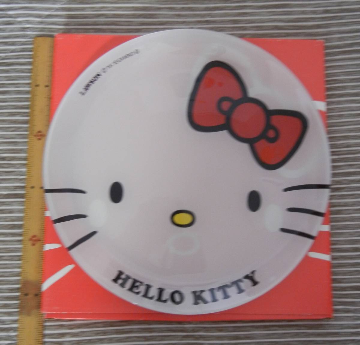 * ハローキティ  サンリオ 可愛いキティちゃんのお顔のガラスパーティプレート 大皿  直径26ｃｍ 未使用 キティラーにコレクションにの画像1