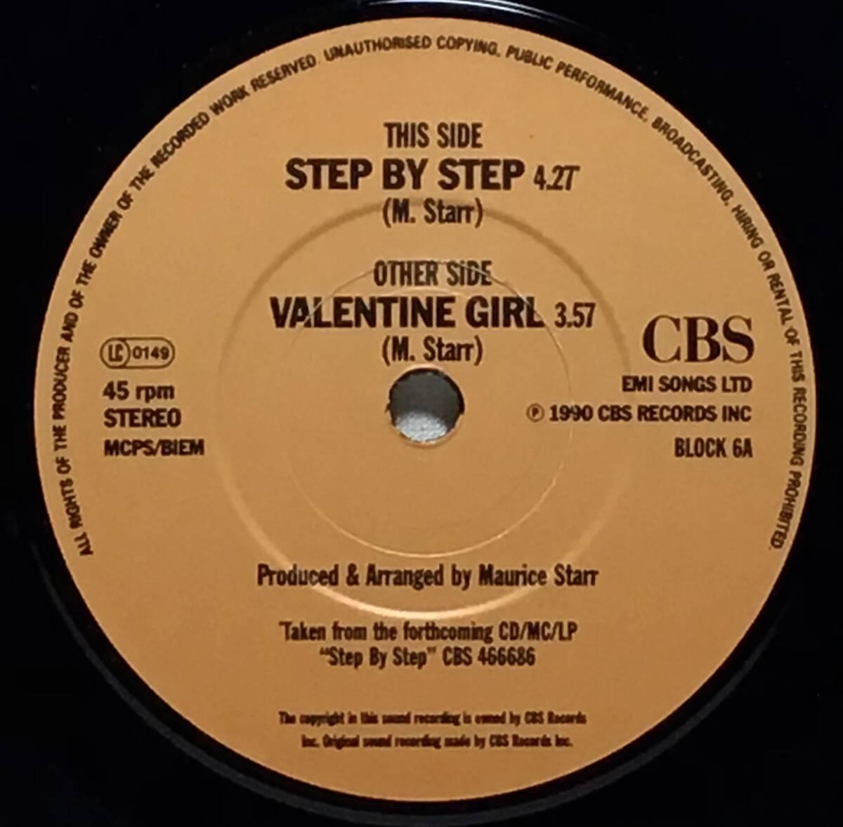 【英7】 NEW KIDS ON THE BLOCK / STEP BY STEP / VALENTINE GIRL / 1990 UK盤 7インチシングルレコード EP 45 試聴済_画像4