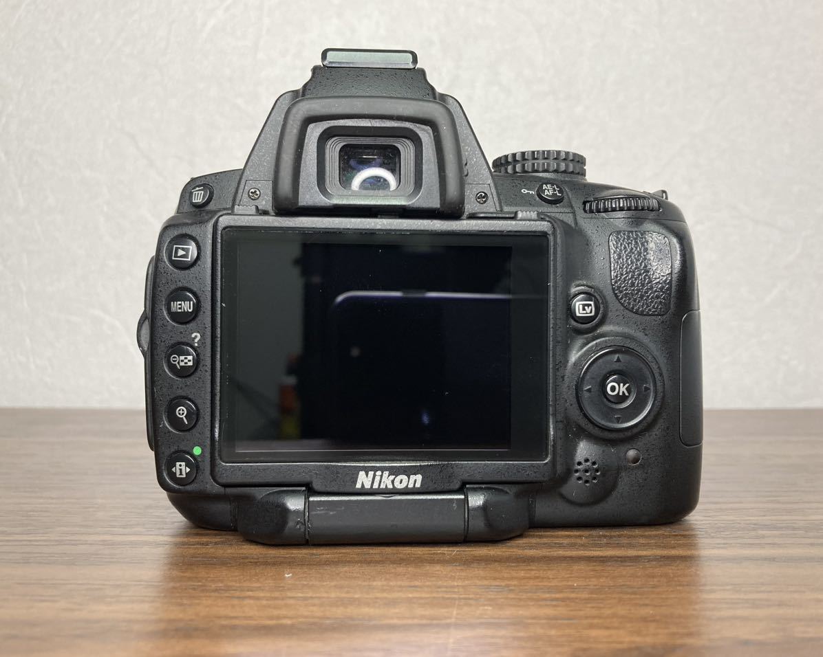 Y263 【ニコンロゴ入りバッグ・説明書付き】ニコン Nikon D5000 VR ダブルズームキット デジタル一眼レフカメラ _画像6