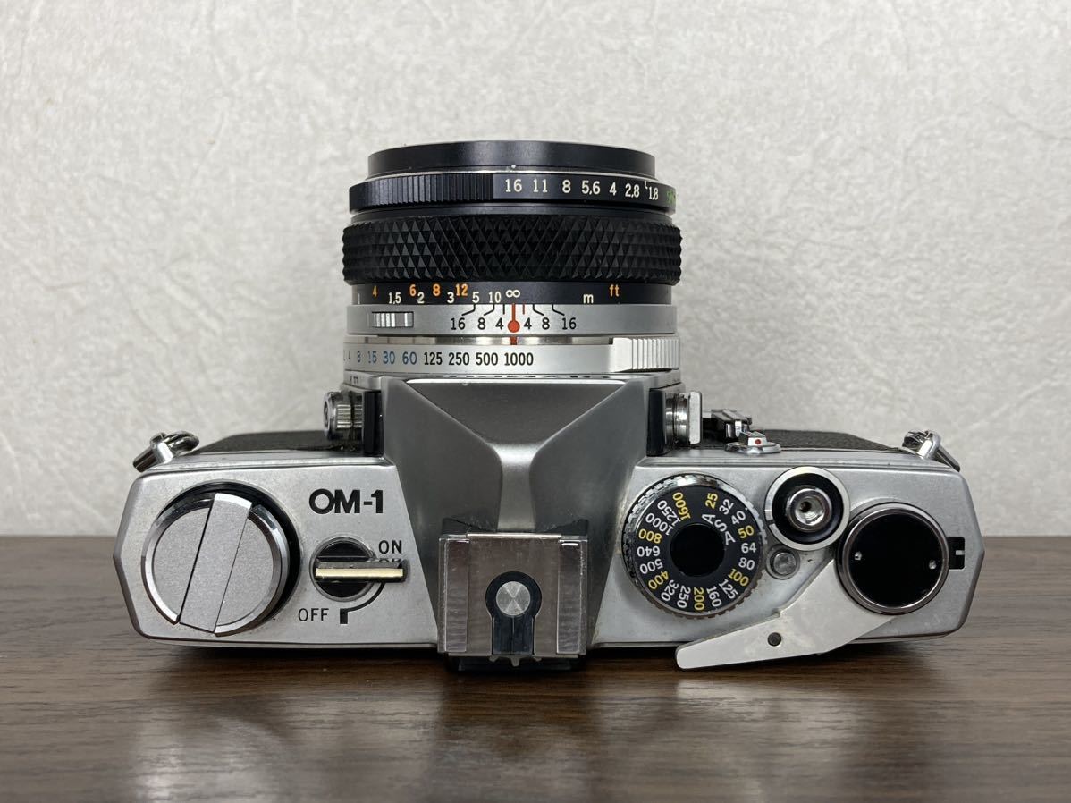 Y259【カメラケース付き】 オリンパス OLYMPUS OM-1 + OM-SYSTEM F.ZUIKO AUTO-S 50mm F1.8 フィルムカメラ 単焦点レンズ マニュアル_画像4